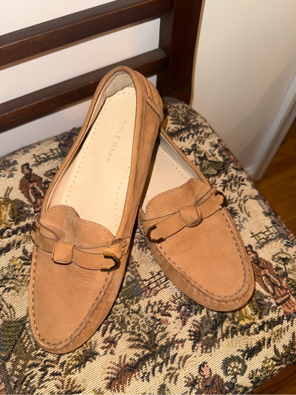 Cole Haan Evelyn Bow Driver Loafers Birch Beige Nubuck Suede Women’s 7B - Picture 6 of 16